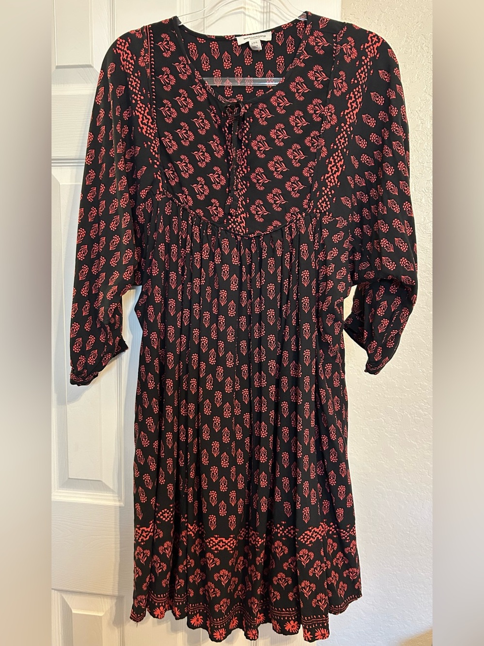 beachlunchlounge Black Dress with Floral Rose/Coral Print